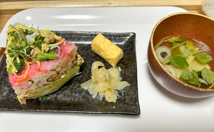 250306hlc_TachikawaYado_Hina_Sushi_2.jpg