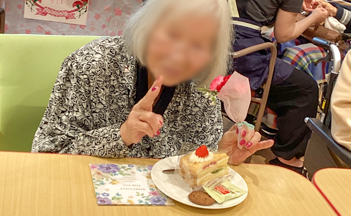 250525hlc_TachikawaYado_Mother'sDay_Cake_5.jpg