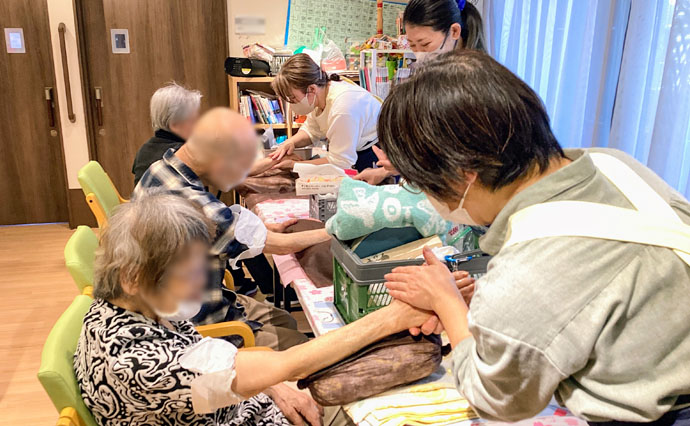 260309HLC_Tachikawa_HandMassage_3.jpg