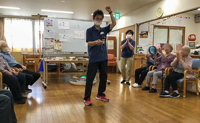 260725HLC_Kuise_busking_3.jpg