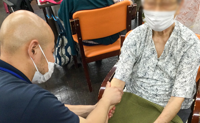260805HLC_hoshikawa_HandoMassage_1.jpg