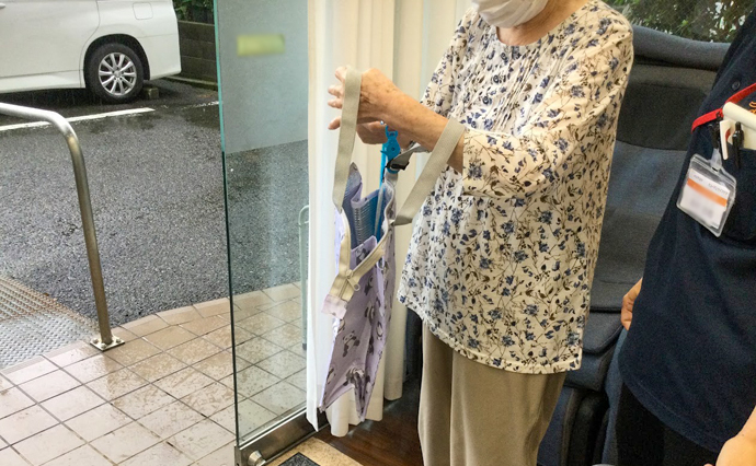 260916HLC_Mouchi_Shopping_2.jpg