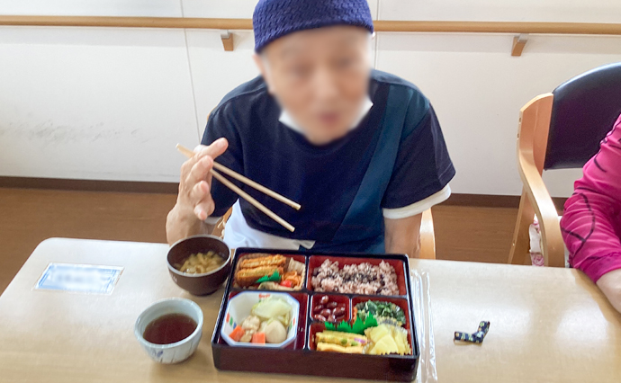 260926HLC_FushimiGH_bentona.jpg
