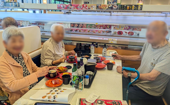 261015HLC_Komatsu_Sushi_2.jpg