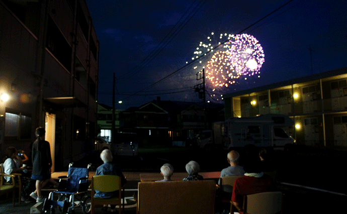 八王子花火大会を見学 公式 通い 宿泊 訪問介護 ヒューマンライフケア八王子の宿 小規模多機能型居宅介護