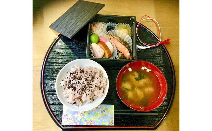 250125MurasakibaruDS_osechi.jpg